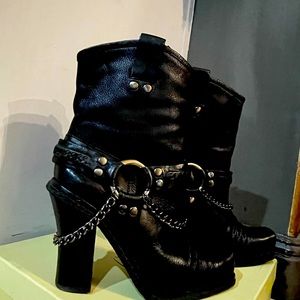 Lisa for Donald  J Pliner black Moto biker boot